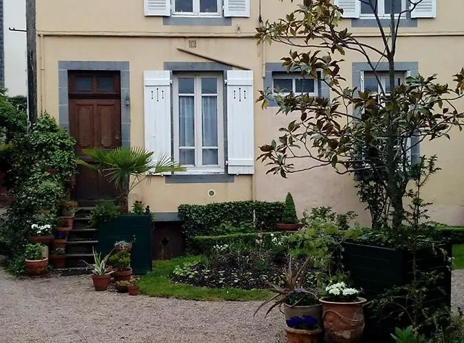 Bed & Breakfast Propriete Charbaymond *